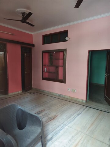 Room in 2 BHK Independent House at Gomti Nagar – for Rent
