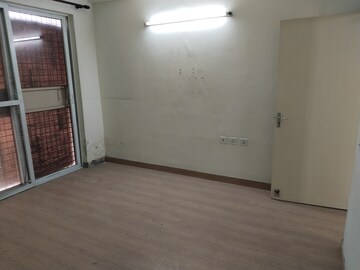 Room in 3 BHK Apartment at Orchid Island, Sector 51 – for Rent