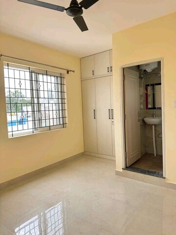 Room in 2 BHK Builder Floor at Koramangala – for Rent