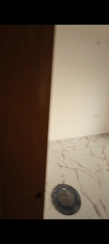 Room in 2 BHK Apartment at Sayba Elegant, Kurla East – for Rent