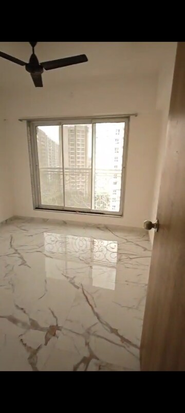Room in 2 BHK Apartment at Sayba Elegant, Kurla East – for Rent