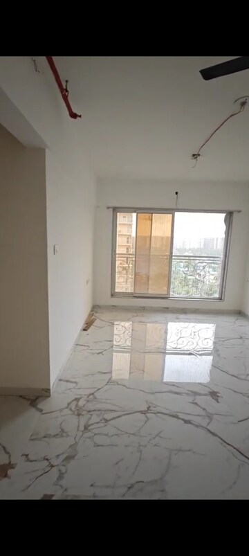 Room in 2 BHK Apartment at Sayba Elegant, Kurla East – for Rent