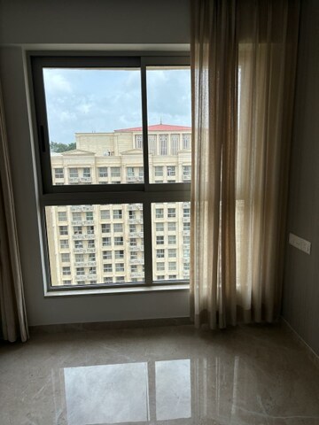 Room in 1 BHK Apartment at Hiranandani Regent Hill, Powai – for Rent