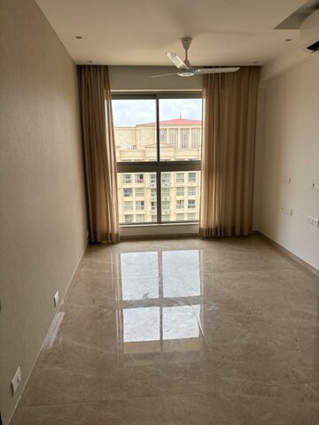 Room in 1 BHK Apartment at Hiranandani Regent Hill, Powai – for Rent