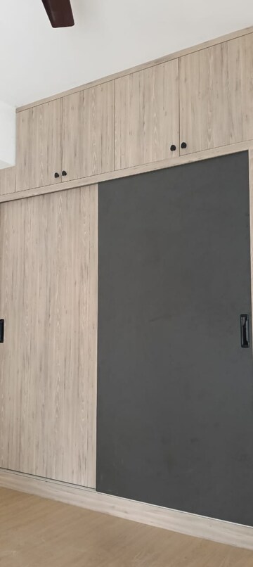 Room in 4 BHK Apartment at Godrej Woods, Sector 43 – for Rent