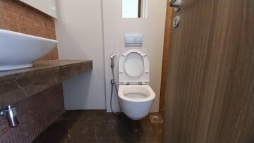 Bathroom in 4 BHK Apartment at Lodha Vista, Lower Parel – for Sale