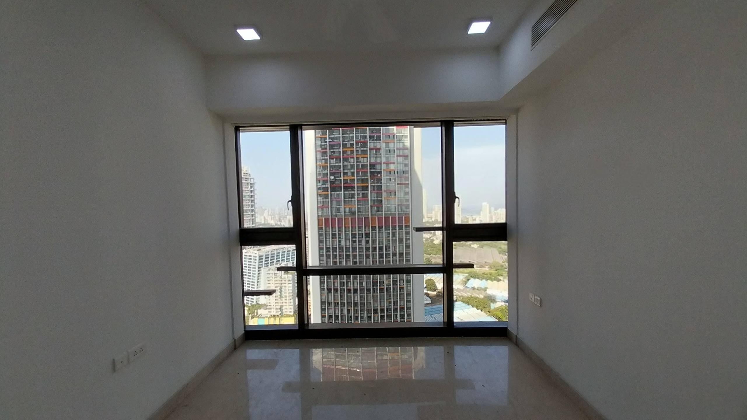 4 BHK + Servant Room Apartment For Sale in Lodha Vista