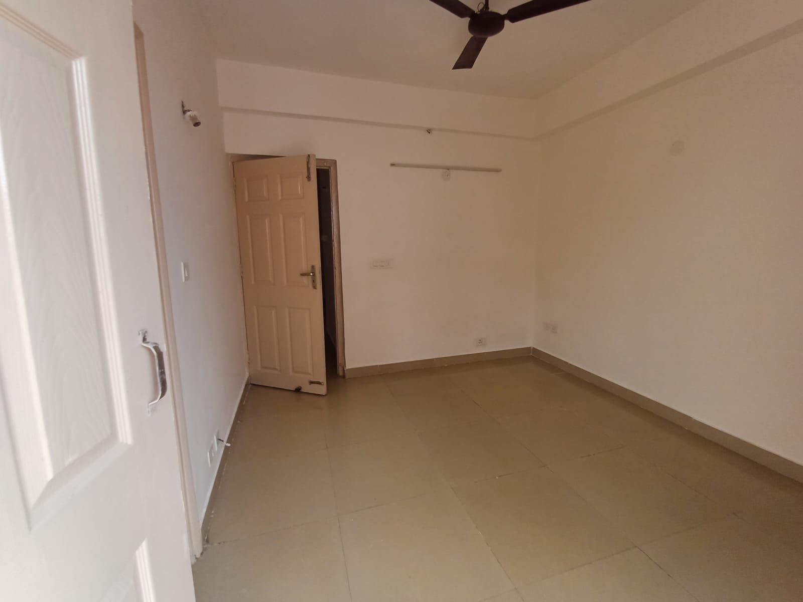 2 BHK 1286 Sq.Ft. Apartment in Shri Radha Sky Gardens