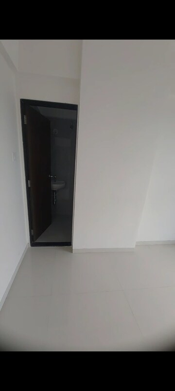 Room in 2 BHK Apartment at Kurla East – for Rent