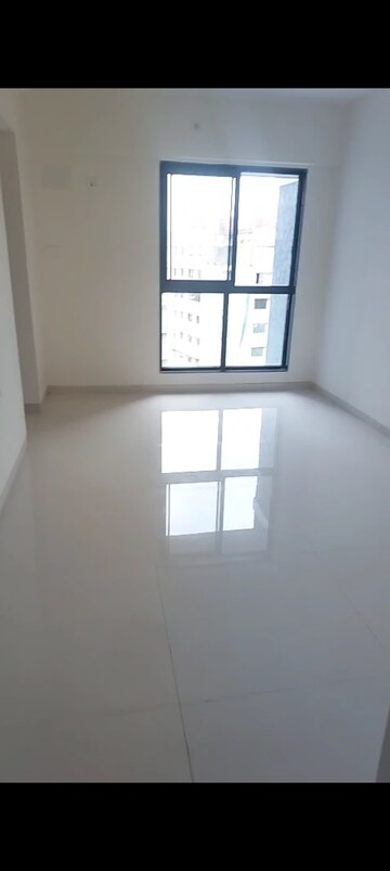 Room in 2 BHK Apartment at Kurla East – for Rent