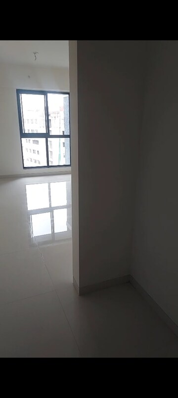 Room in 2 BHK Apartment at Kurla East – for Rent