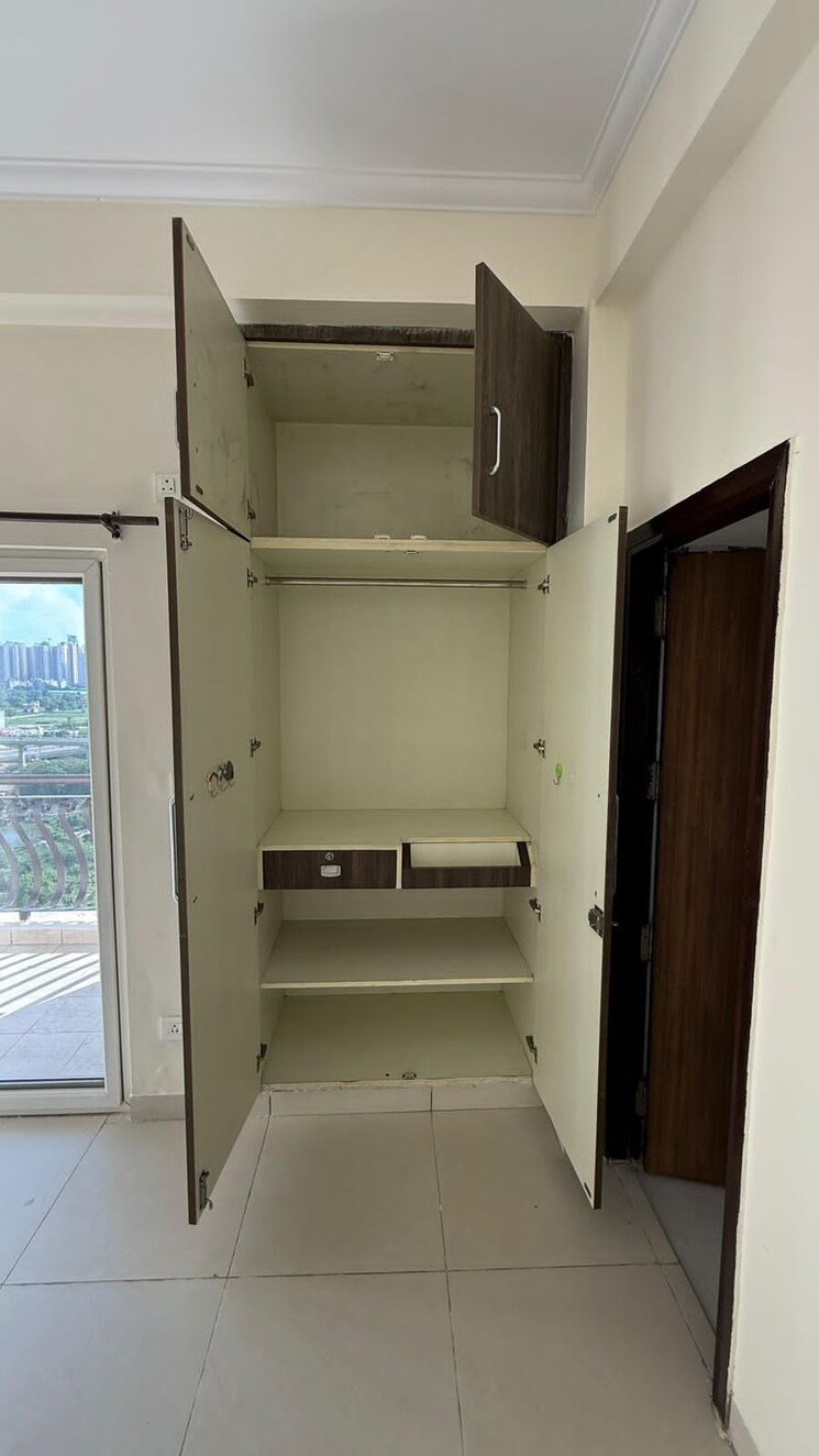 Cupboard, sunshine-helios 3 Bedroom 1685 Sq.Ft. Apartment In Sector 78 Noida 8978941