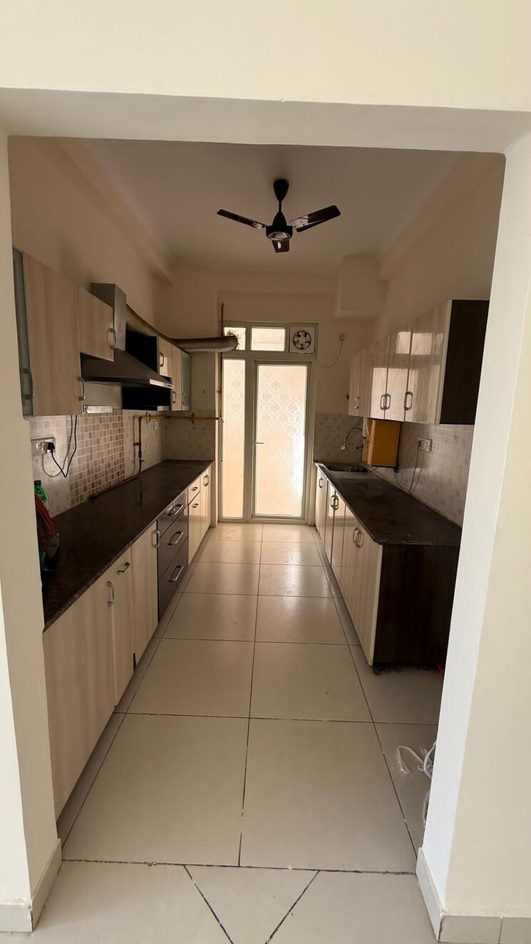 Kitchen, mahagun-moderne 3 Bedroom 1550 Sq.Ft. Apartment In Sector 78 Noida 8978952