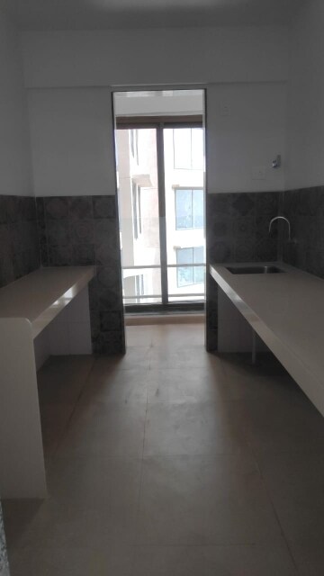 Room in 2 BHK Apartment at Kanakia Silicon Valley, Powai – for Rent