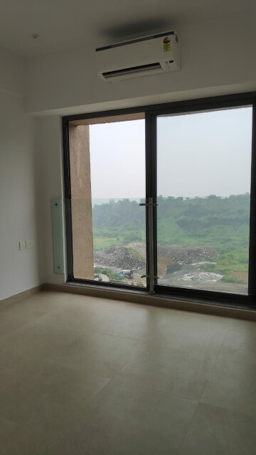 Room in 2 BHK Apartment at Kanakia Silicon Valley, Powai – for Rent