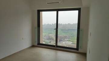 Room in 2 BHK Apartment at Kanakia Silicon Valley, Powai – for Rent