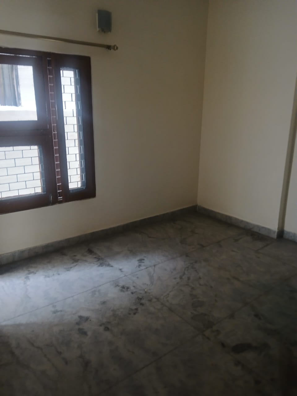 2 BHK Independent House For Rent in Sector 27