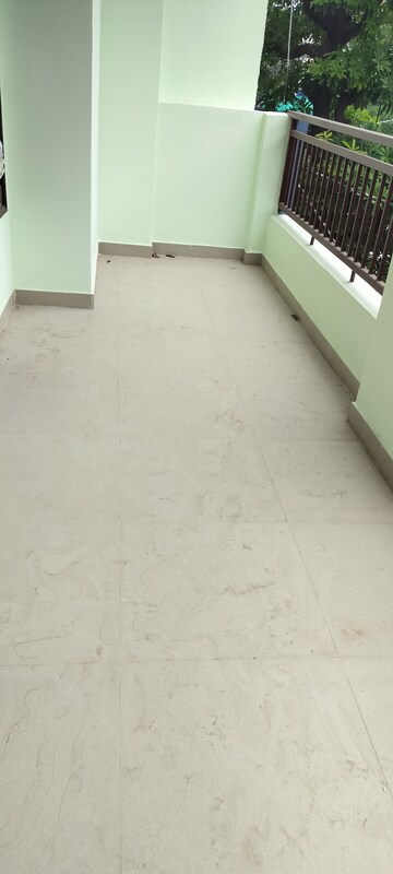 Room in 3 BHK Independent House at RWA Apartments, Sector 31 – for Rent