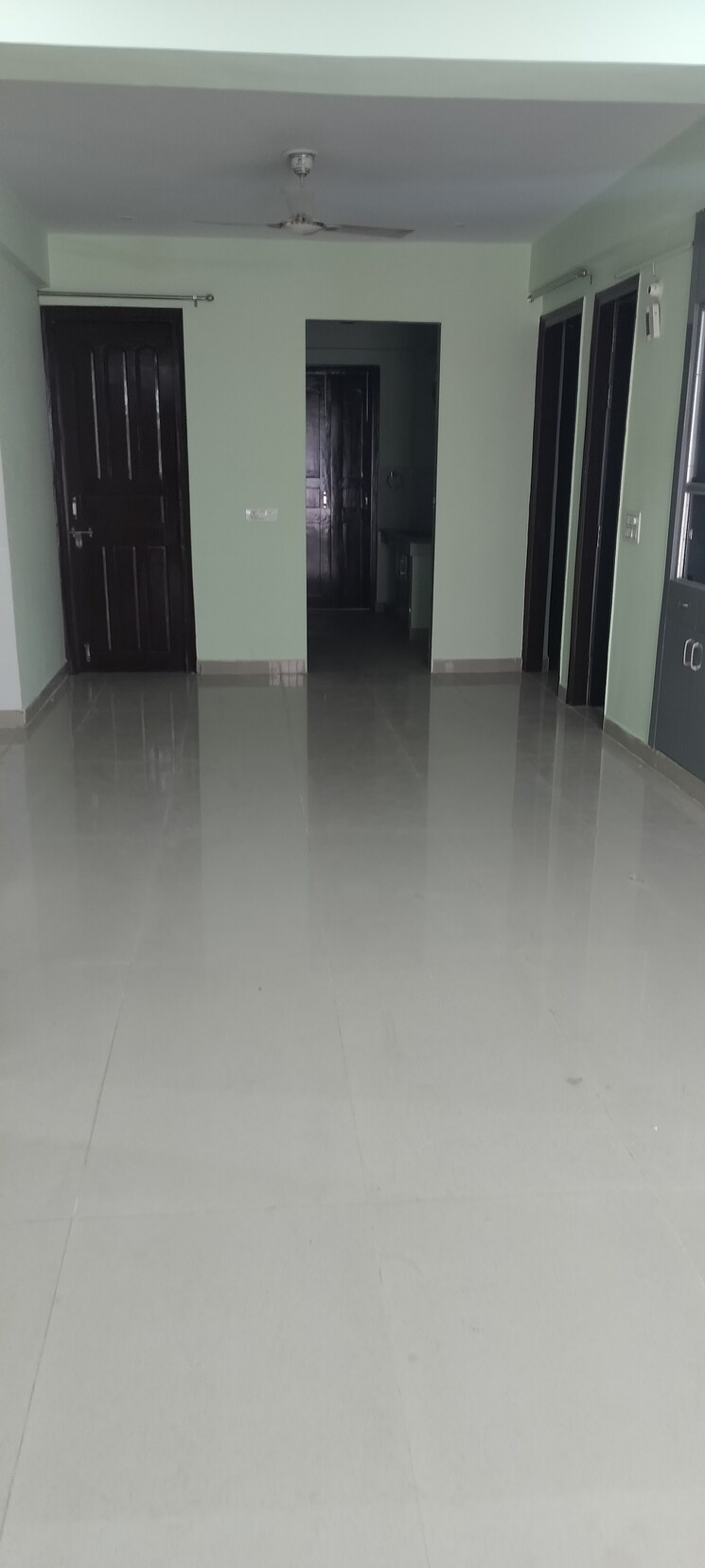 Room, rwa-apartments 3 Bedroom 198 Sq.Mt. Independent House In Sector 31 Noida 8978968