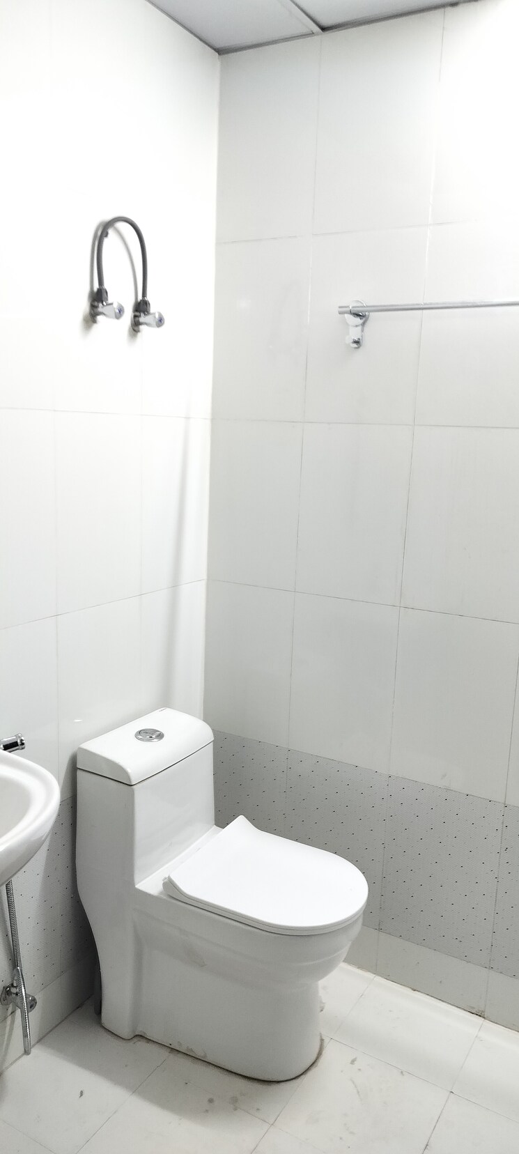 Bathroom, rwa-apartments 3 Bedroom 198 Sq.Mt. Independent House In Sector 31 Noida 8978968