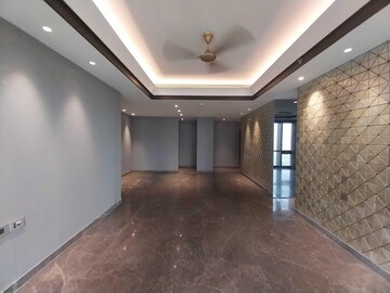 Room in 4 BHK Apartment at Lodha Trump Tower, Worli – for Sale