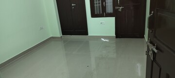 Room in 3 BHK Independent House at RWA Apartments, Sector 31 – for Rent