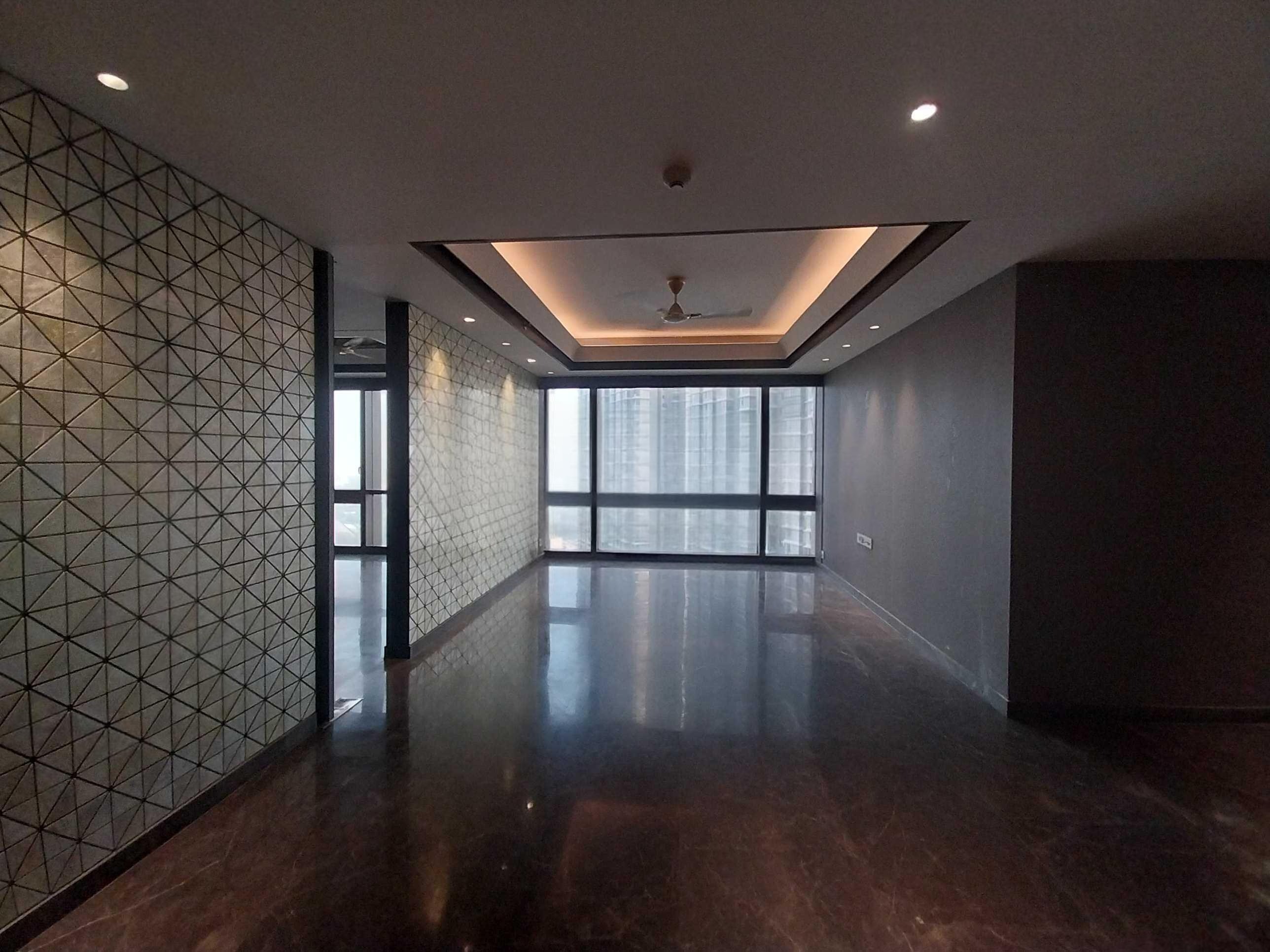 4 BHK + Servant Room Apartment For Sale in Lodha Trump Tower