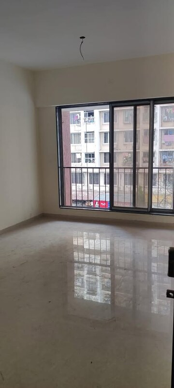 Room in 2 BHK Apartment at Bhoomi Midas, Kurla – for Rent