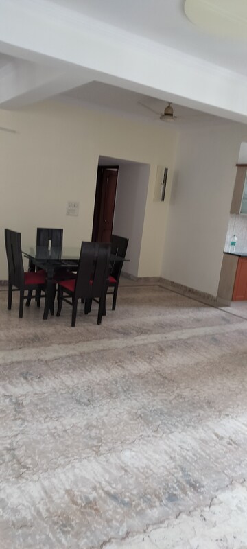 Parking in 4 BHK Apartment at Amrapali Exotica, Sector 50 – for Rent