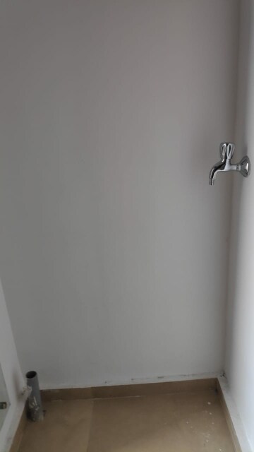 Furnished Amenities in 2 BHK Apartment at Kanakia Silicon Valley, Powai – for Rent