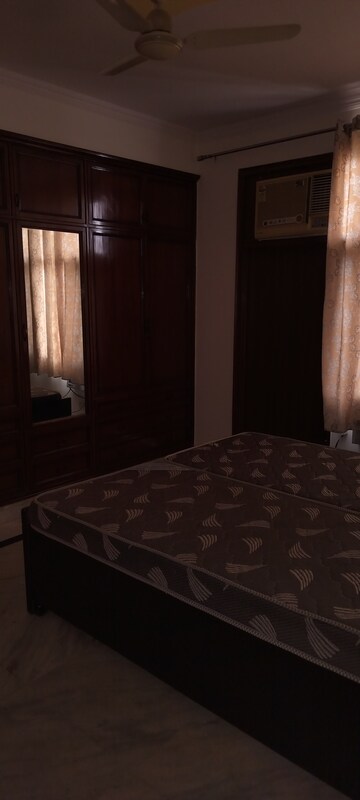 Bedroom in 4 BHK Apartment at Amrapali Exotica, Sector 50 – for Rent