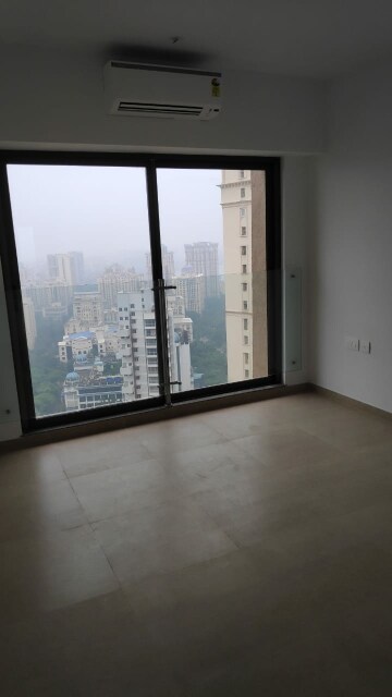 Room in 2 BHK Apartment at Kanakia Silicon Valley, Powai – for Rent