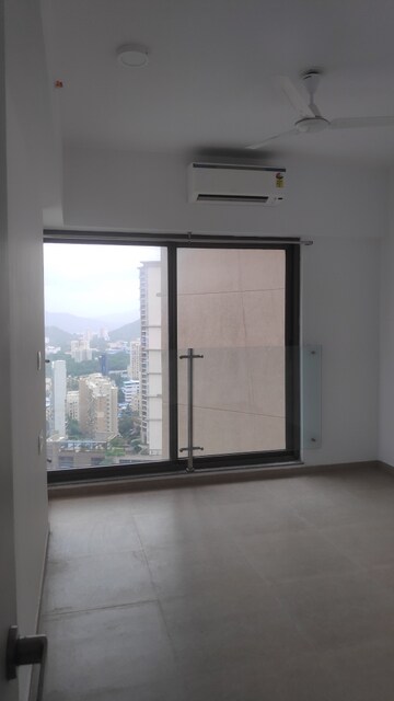 Room in 3 BHK Apartment at Kanakia Silicon Valley, Powai – for Rent