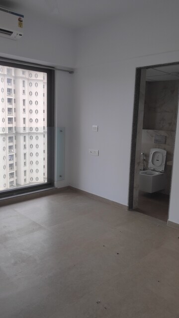 Room in 3 BHK Apartment at Kanakia Silicon Valley, Powai – for Rent