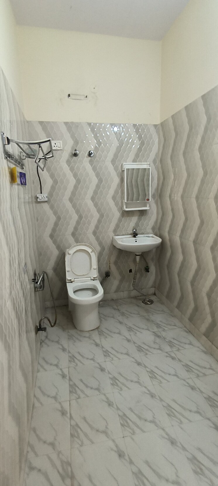 Bathroom, sector 46 3 Bedroom 200 Sq.Mt. Independent House In Sector 46 Noida 8978989