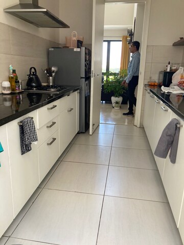 Kitchen in 4 BHK Builder Floor at Ashoka Cresent, Sector 26 – for Rent