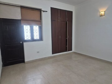 Room in 3 BHK Independent House at RWA Apartments Sector 41, Sector 41 – for Rent
