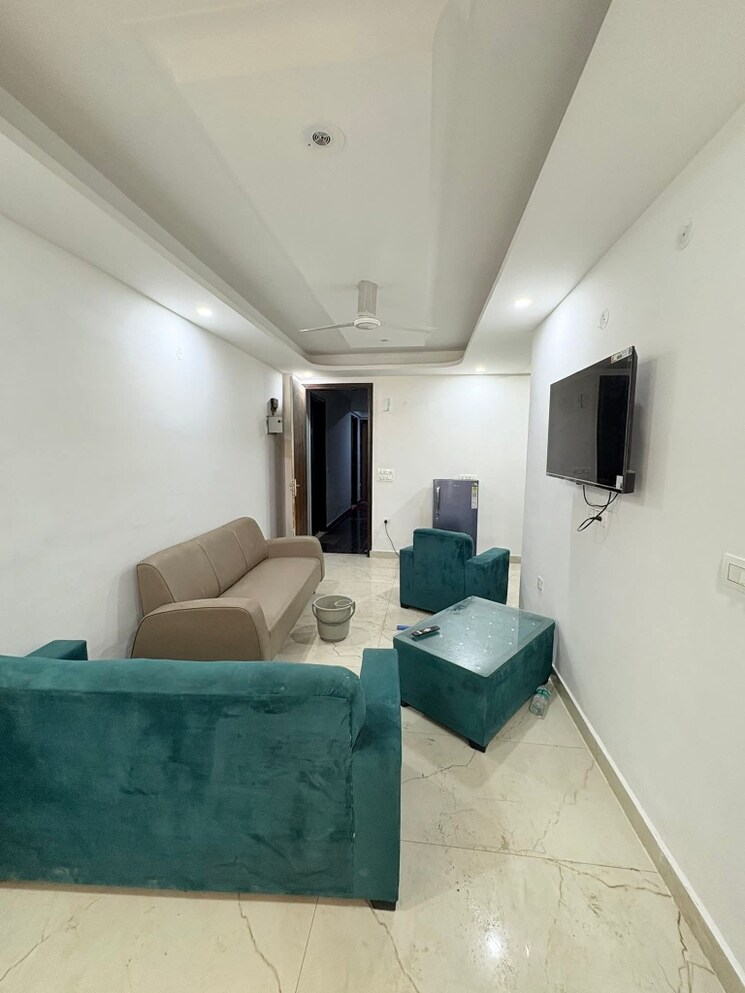 Living Room, freedom fighters enclave 3 Bedroom 1500 Sq.Ft. Apartment In Freedom Fighters Enclave Delhi 8979012