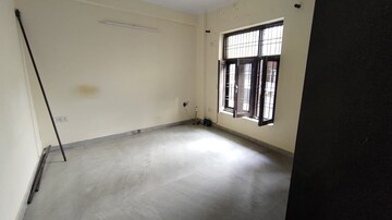 Room in 1.5 BHK Independent House at Sector 36 – for Rent