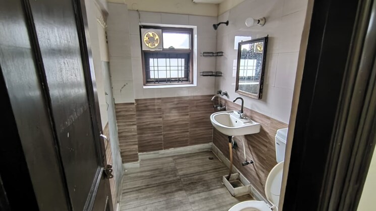 Balcony, sector 36 1.5 Bedroom 1000 Sq.Ft. Independent House In Sector 36 Noida 8979021