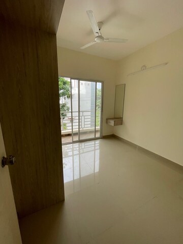 Room in 2 BHK Apartment at Celebrity Lakeview, Jigani – for Rent