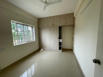 Room in 2 BHK Apartment at Celebrity Lakeview, Jigani – for Rent