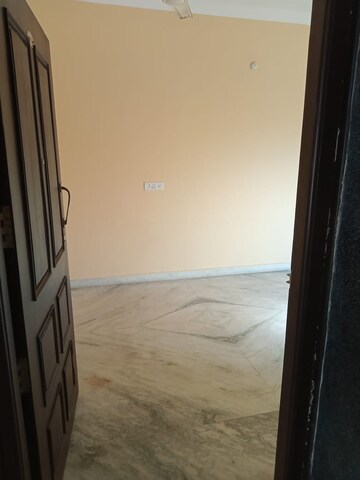 Room in 2 BHK Apartment at Begumpet – for Rent