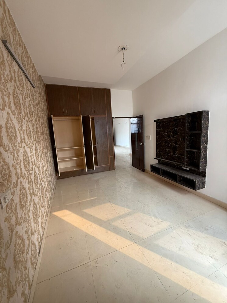 Room, dhakoli 3.5 Bedroom 192 Sq.Yd. Apartment In Dhakoli Zirakpur 8979047