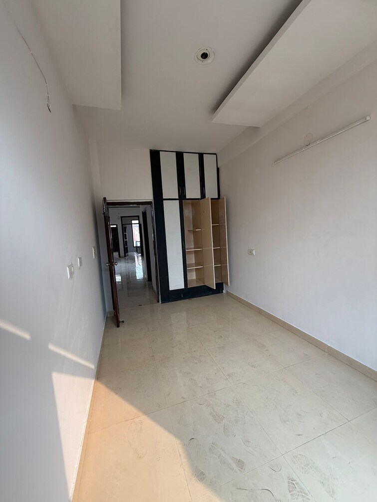 Cover Image, dhakoli 3.5 Bedroom 192 Sq.Yd. Apartment In Dhakoli Zirakpur 8979047