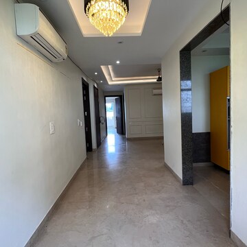 Building Lobby in 3 BHK Builder Floor at DLF Galleria Market, Sector 27 – for Rent