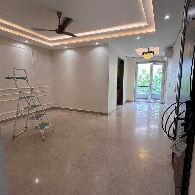 undefined, dlf-galleria-market 3 Bedroom 350 Sq.Yd. Builder Floor In Sector 27 Gurgaon 8979069