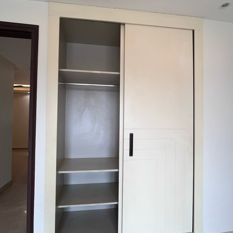 Other, dlf-galleria-market 3 Bedroom 350 Sq.Yd. Builder Floor In Sector 27 Gurgaon 8979069