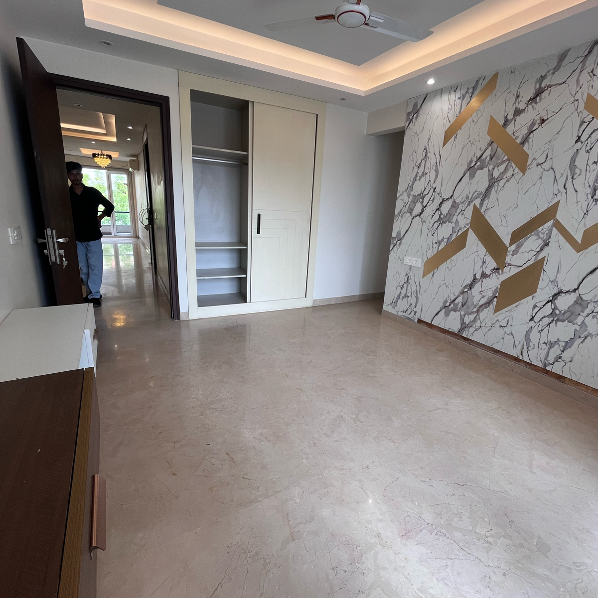 3 BHK 350 Sq.Yd. Builder Floor in DLF Galleria Market