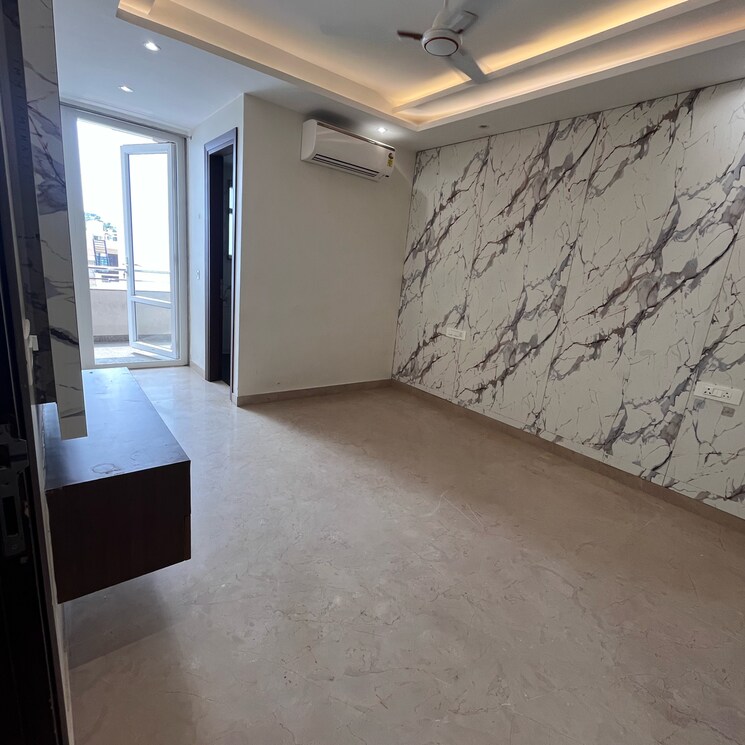 Bedroom, dlf-galleria-market 3 Bedroom 350 Sq.Yd. Builder Floor In Sector 27 Gurgaon 8979069